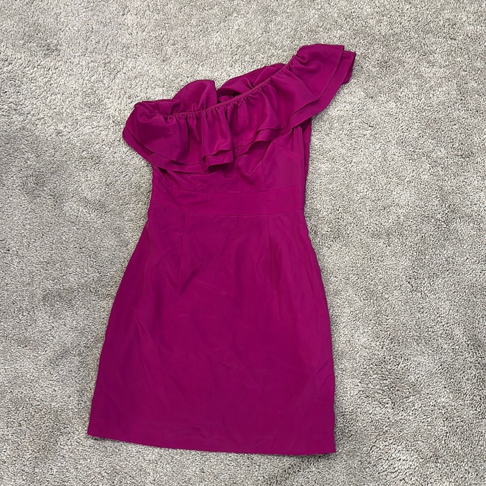 One shoulder dress